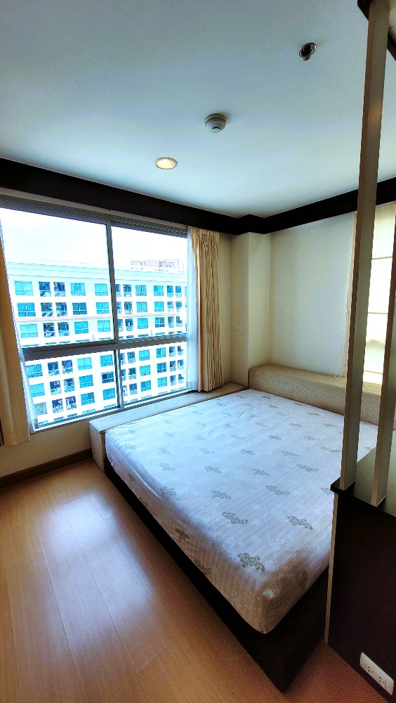 For SaleCondoThaphra, Talat Phlu, Wutthakat : High Floor! Corner Room! Living with privacy in great location of bangkok! Sales Life@BTS Thapra Condominium! Fully Furnished! Great Price!
