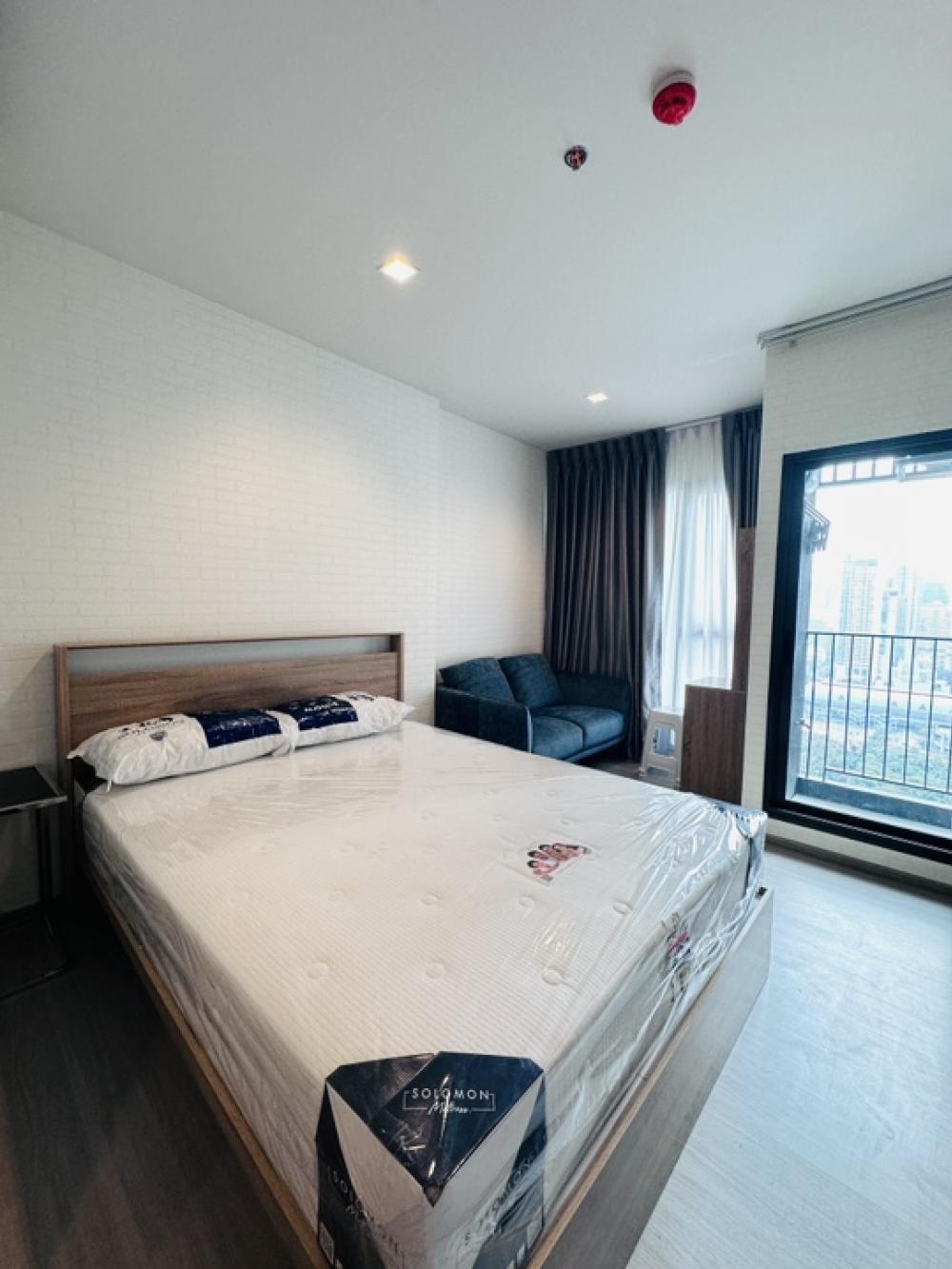 For RentCondoRama9, Petchburi, RCA : Life asoke Rama 9 for rent fully furnished,high floor open view,studio 25 sqm.
