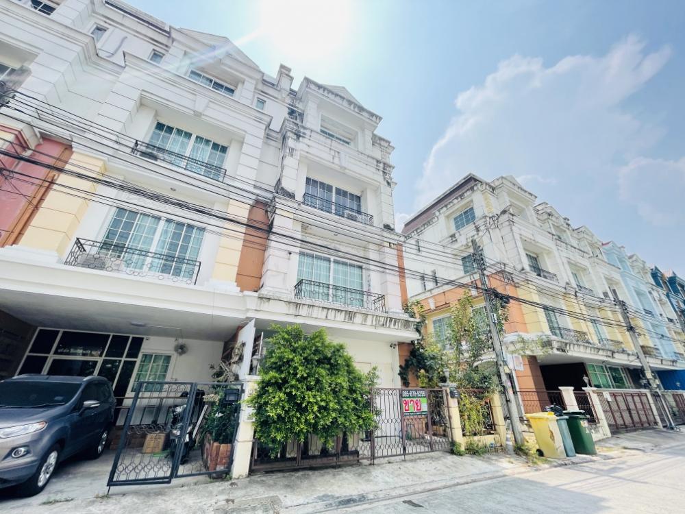 ขายทาวน์เฮ้าส์/ทาวน์โฮมบางนา แบริ่ง ลาซาล : ขายทาวน์โฮม 4 ชั้น Plus Park Avenue ลาซาล (สุขุมวิท 105)