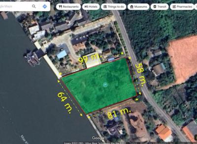 For SaleLandSamut Songkhram : Land for sale next to the Mae Klong River. Samut Songkhram Province, 3 rai 1 ngan 56 square wa, next to Maeklong Marina Club