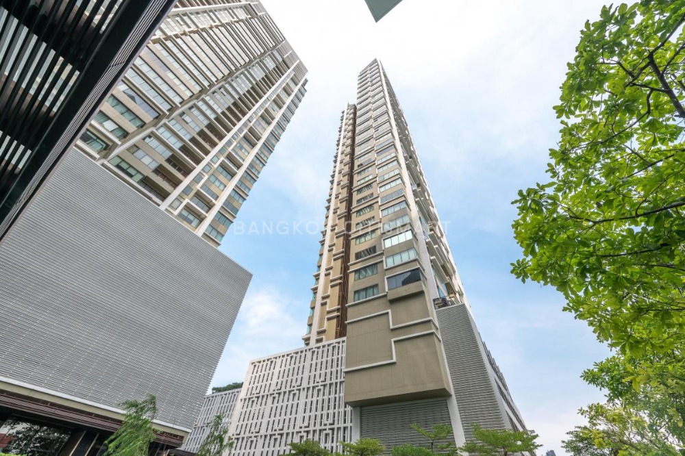 For SaleCondoSukhumvit, Asoke, Thonglor : Urgent sale the emporio place, Duplex room, 140 sq m, 26 million baht Tel 0939256422 (G)