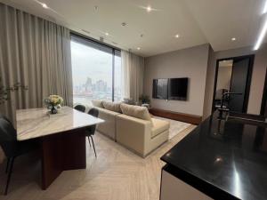 For RentCondoWongwianyai, Charoennakor : SY079🔥For Rent Chapter Charoennakorn Riverside✨✨Brand New Condo. 💕Fully Furnished