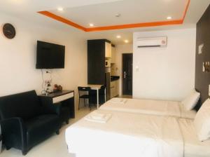 ให้เช่าคอนโดพัทยา บางแสน ชลบุรี สัตหีบ : สอบถามโทร 081-566-0824 ให้เช่า Condo New Nordic Suites 3 ใกล้แหลมบาลีฮาย ใกล้หาดพัทยาใต้ ขนาด 43 ตารางเมตร 1 ห้องนอน ชั้น3 ระเบียงใหญ่ วิวสระว่ายน้ำ ตกแต่งครบ