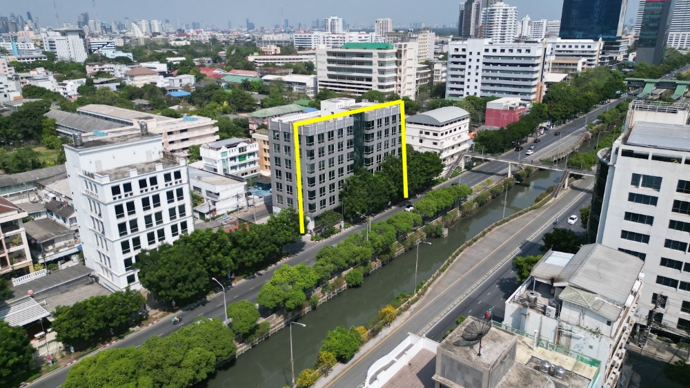 ขายสำนักงานสาทร นราธิวาส : ขายอาคารสำนักงาน (Office Building) ติดถนนนราธิวาสราชนครินทร์ ทำเลดีมาก ราคาเพียง 360,000,000 บาท