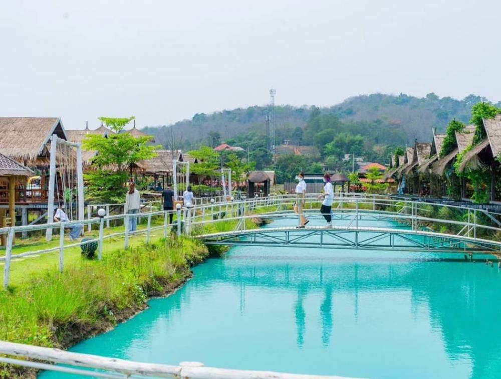 For SaleRetailChiang Rai : Mae Sai restaurant business for sale, next to the main road, Chiang Rai province, good location, currently still open for business Want to find someone to manage