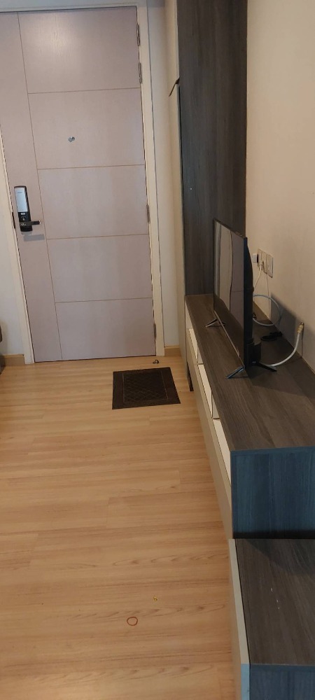For RentCondoVipawadee, Don Mueang, Lak Si : Condo for rent, Knightsbridge, Skycity, Saphanmai, next to BTS Sai Yut, beautiful decorated room, hotel style, furniture and electrical appliances. Ready to move in, 29 sq m.