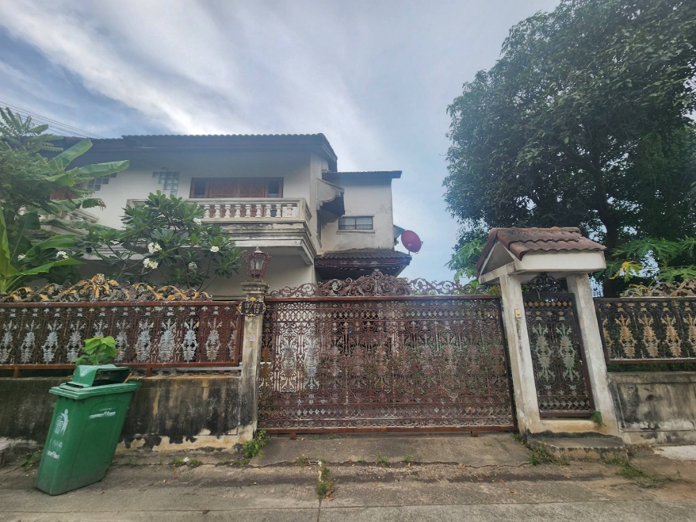 For SaleHousePhutthamonthon, Salaya : House for sale, 68 square wah, Arunrat Village
