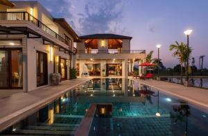 For SaleHouseChiang Mai : Superior pool villa at Chaingmai, Sarapee district with contemporary Thai style,ozone village