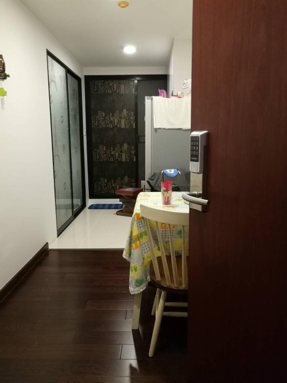 For SaleCondoBang kae, Phetkasem : Condo for sale Bangkok Feliz @ Bangkae Station Bangkok Feliz @ Bangkae Station, 2nd floor, corner room, 1 bedroom, 1 living room (can be made into a bedroom) and 1 hall, balcony facing south, not hot, room location is very good. The room is in very good c