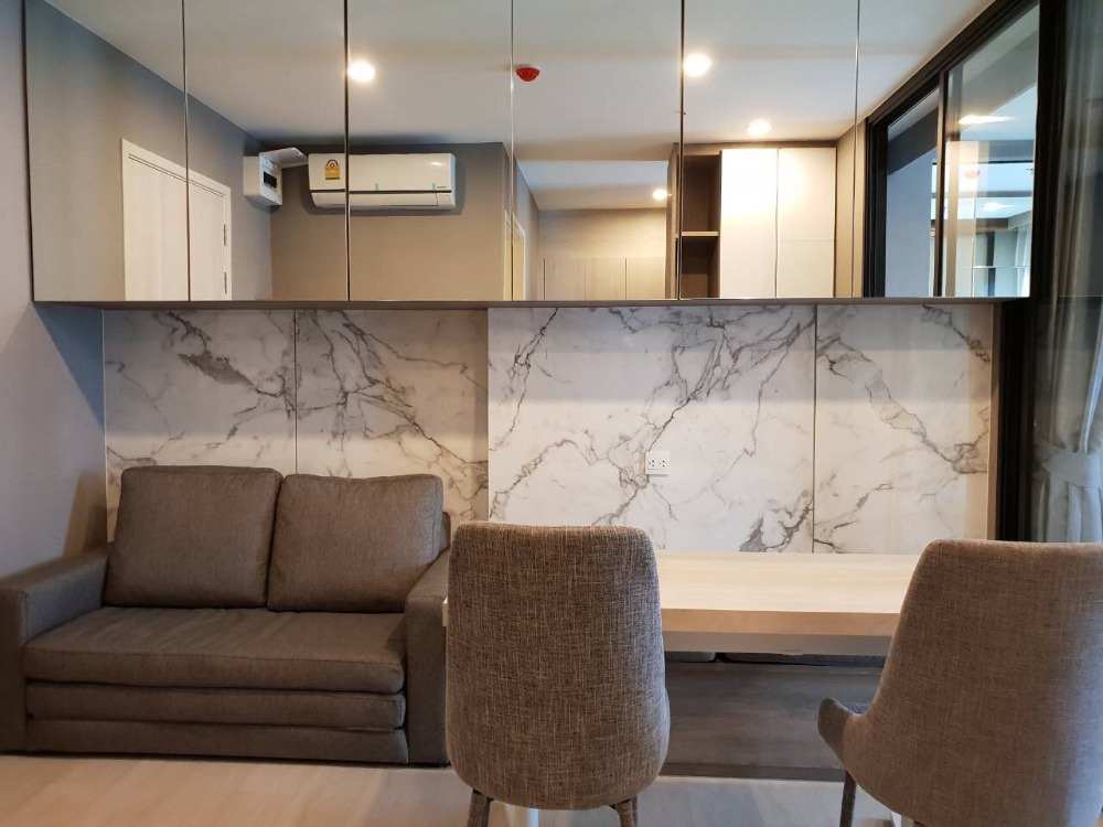 For SaleCondoRama9, Petchburi, RCA : 📢Selling at Life Asoke Size 35 sq m., 1 bed Plus, very beautiful decoration, never lived in. Please contact to see the room at 0993529495