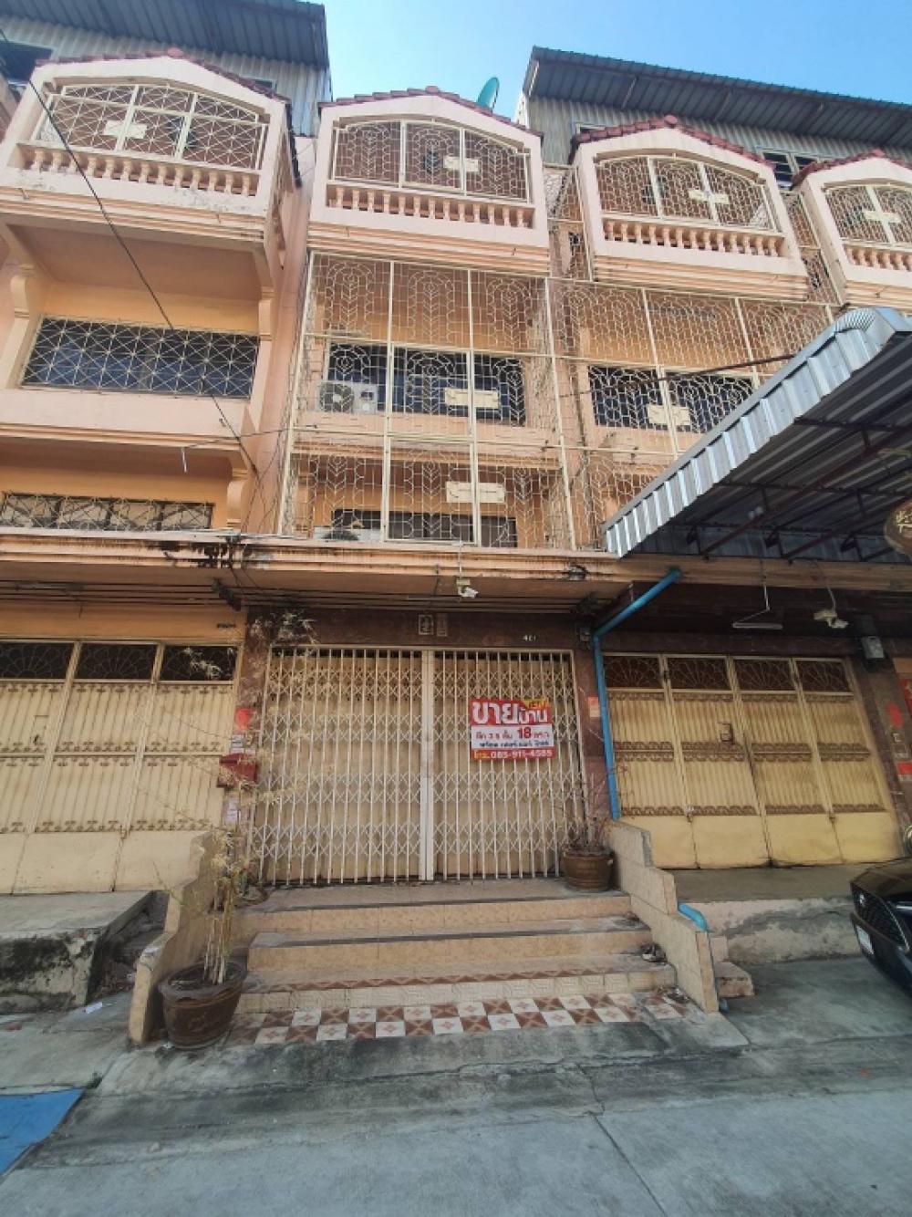 For SaleShophouseEakachai, Bang Bon : ❤️❤️ Commercial building for sale, DK Rama 2 Village, interested line/tel 0859114585 ❤️❤️ DK Rama 2 Village (Soi DK 1), 1 booth with furniture, air conditioner, plus 1 elevator, water pump, gas stove, TV, 4.5-storey safe, including a deck, size 18 square 