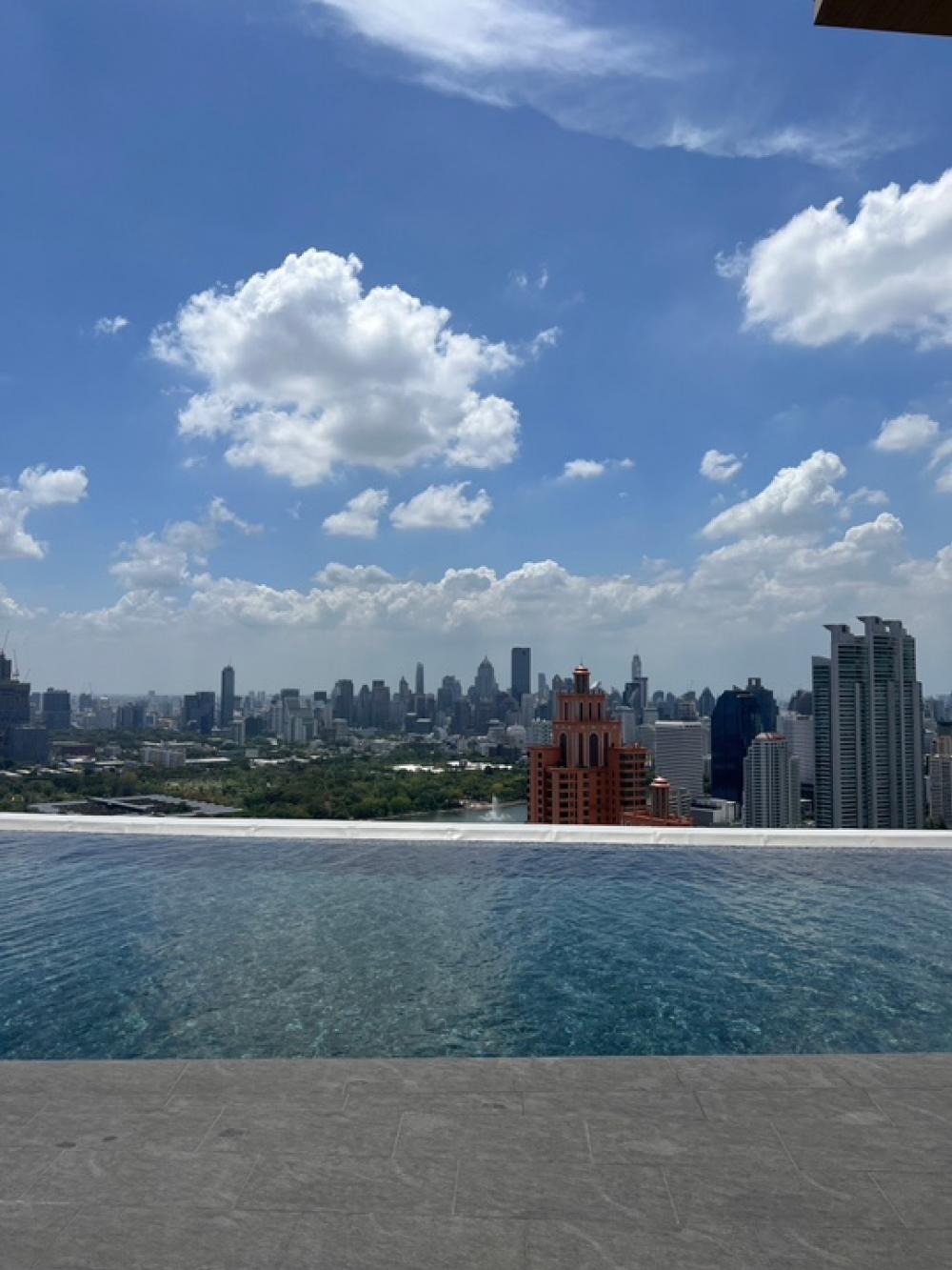 For RentCondoSukhumvit, Asoke, Thonglor : 💚💚The best price!!! For rent The Lumpini 24 (BTS Phrompong) 2 beds 2 baths only 32,000/month with 56sqm, viewing please contact Ning 065-451-9256 (WhatsApp + Line) 💚💚