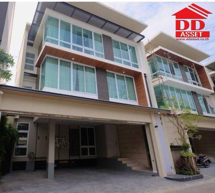 For SaleHouseRatchadapisek, Huaikwang, Suttisan : 3-storey detached house in the heart of the city, Sutthisan Road, Soi Inthamara 9, with a private pool, Pool Villa style.