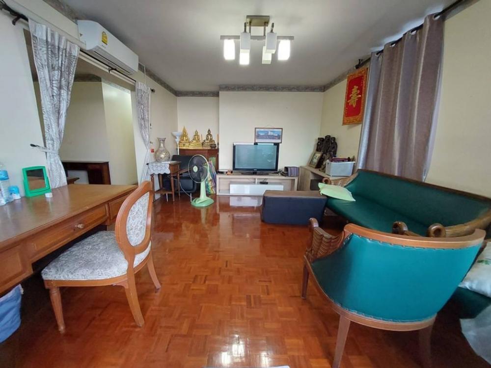 For SaleCondoChaengwatana, Muangthong : Cheapest in the area!! Condo Riviera Muang Thong Thani 2 bed 88.17 sq m., 7th floor, corner room 1.99 million.