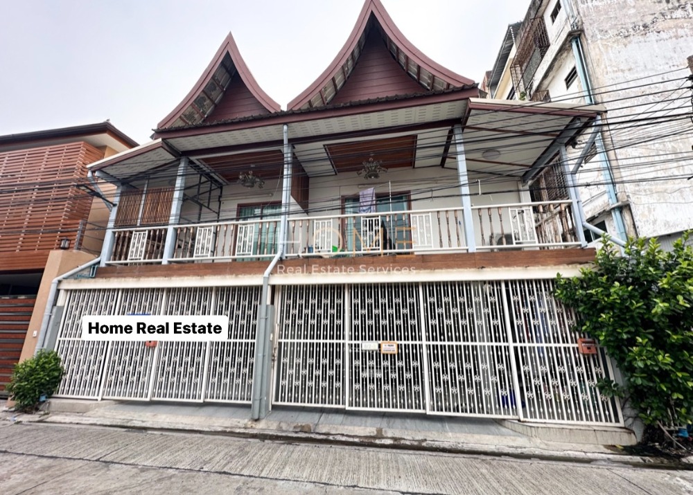 For SaleHouseRatchadapisek, Huaikwang, Suttisan : Thai-style twin house Sutthisan / 3 bedrooms (for sale), Semi-Detached House Sutthisarn / 3 Bedrooms (FOR SALE) CREAM414