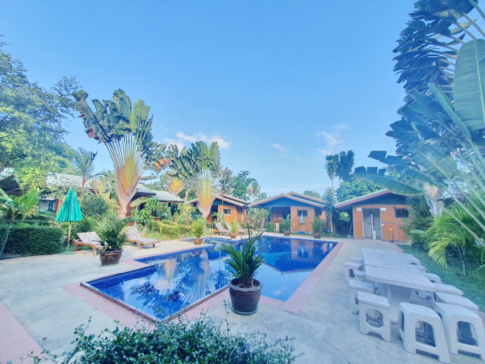 ขายขายเซ้งกิจการ (โรงแรม หอพัก อพาร์ตเมนต์)ระยอง : ขายรีสอร์ทในสวน, Paradise Home Resort, พื้นที่ 398 วา พร้อมบังกะโล 6 หลัง สระว่ายน้ำ และร้านอาหาร ใกล้หาดสวนสน บ้านเพ ระยอง