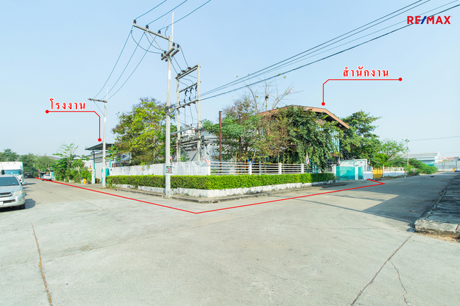 ขายโรงงานมหาชัย สมุทรสาคร : ขาย โรงงาน , โกดัง 2-2-3.3 ไร่ บนพระราม2 พร้อมสำนักงาน สไตล์ลอฟ ทรงทันสมัย สภาพพร้อมใช้ พท.รวมมากถึง 3,724 ตร.ม มีใบ ร.ง.4 ทำเลดีใกล้ทางด่วน เดินทางสะดวก เหมาะธุรกิจขนาดเล็ก-กลาง ทำเล พระราม2, บางกระดี่, มหาชัย