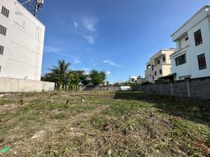 For SaleLandRatchadapisek, Huaikwang, Suttisan : Empty land, Soi Sabaijai Suthisarn / 240 square wah (for sale), Land Sabaijai Alley Sutthisarn / 960 Sqm (FOR SALE) CREAM435