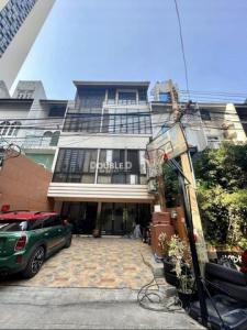 For SaleTownhouseWitthayu, Chidlom, Langsuan, Ploenchit : 4 stories - townhouse Soi Nai Laert BTS Pleonchit 3 bedrooms for sale 40.3 mb