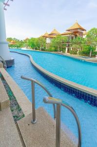 For SaleCondoHuahin, Prachuap Khiri Khan, Pran Buri : Urgent sale, beach front condo, Cha Am, Hua Hin, pool access room, price 62,500 per sq m, 2 bedrooms, 5 million+