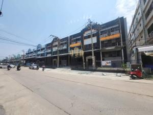 For RentWarehouseSamut Prakan,Samrong : Warehouse/office for rent, Theparak Road, Bang Phli District, Samut Prakan, area 1,700 sq m.