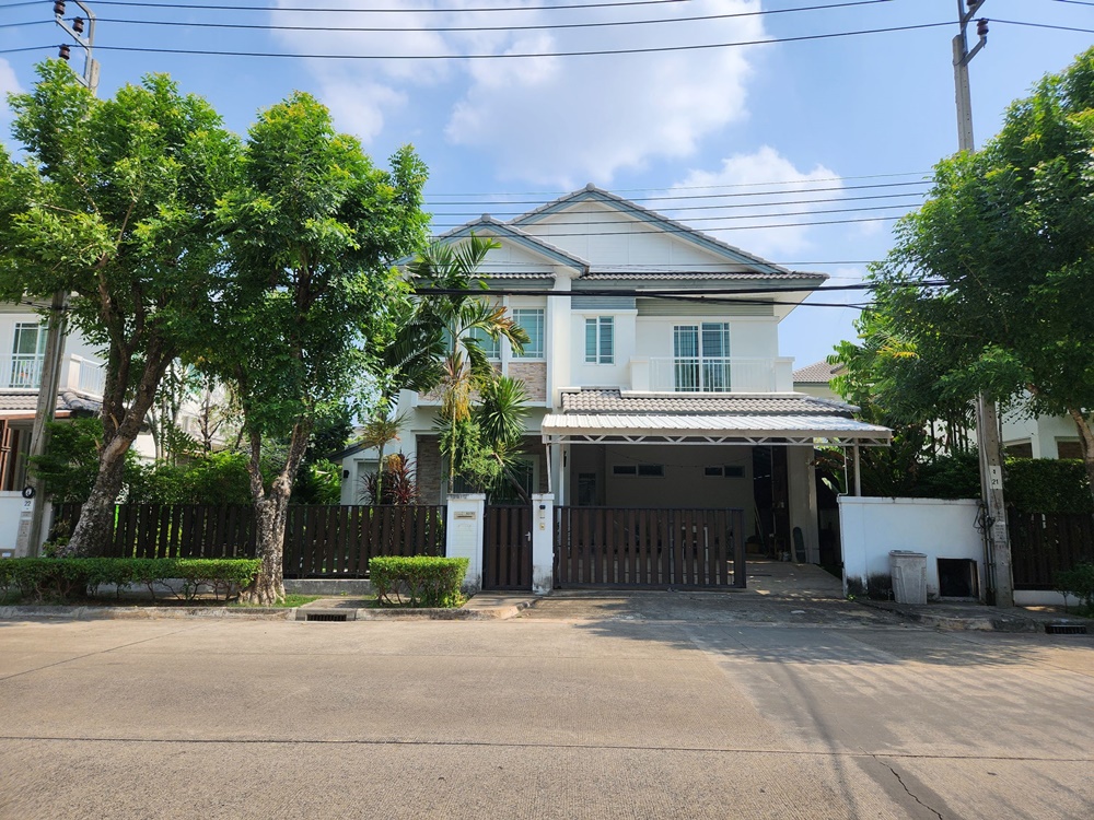 ขายบ้านพัฒนาการ ศรีนครินทร์ : ขาย บ้านเดี่ยว 2ชั้น หมู่บ้านมัณฑนา พระราม9 ถนนกรุงเทพกรีฑา ซอย7  รายได้จากการเช่า 38,000 บาทต่อเดือน