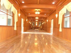 ขายบ้านชะอำ เพชรบุรี : บ้านใหญ่ หรู อาคาร 4 หลัง พร้อมที่ดิน 6346 ตารางวา จ.เพชรบุรี