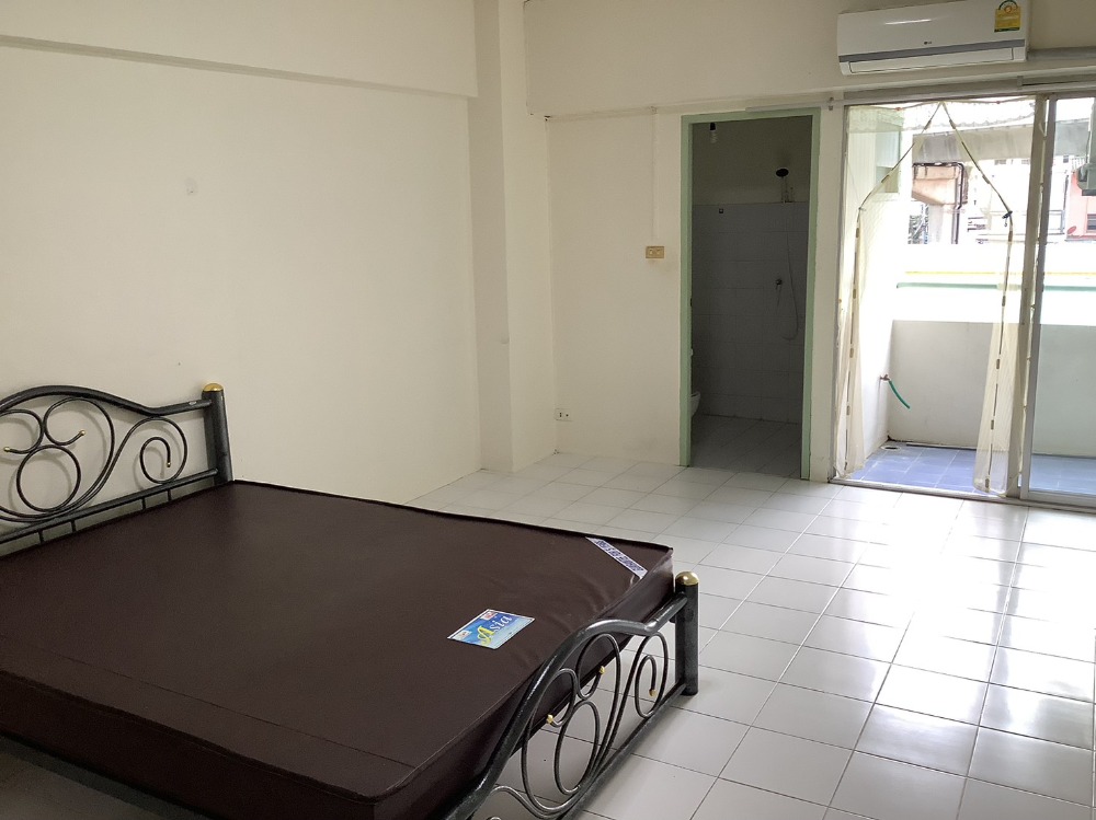 For SaleCondoPinklao, Charansanitwong : Urgent sale!! Bang O Riverside Condo, 2 rooms, Soi Charansanitwong 94/1, near MRT Bang O, with tenants, returns 6% per year.