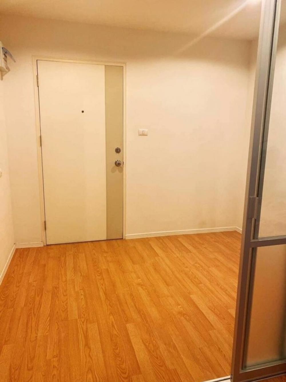 For SaleCondoOnnut, Udomsuk : Condo for sale, Lumpini On Nut 46, price only 1.3 million, transfer fee (Building E), 7th floor, room size 22.50 sq m. I didn't rent it out. (I haven't been here for over a year. due to moving the working zone)