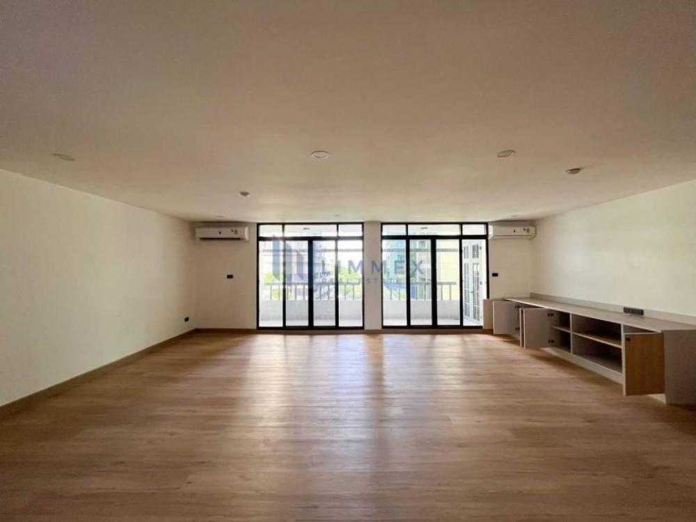 ขายคอนโดสุขุมวิท อโศก ทองหล่อ : (รหัสทรัพย์ : M556) คอนโดโลว์ไรส์ตกแต่งใหม่ 4 ห้องนอน สำหรับขาย - Baan Chan Condominium - BTS ทองหล่อ