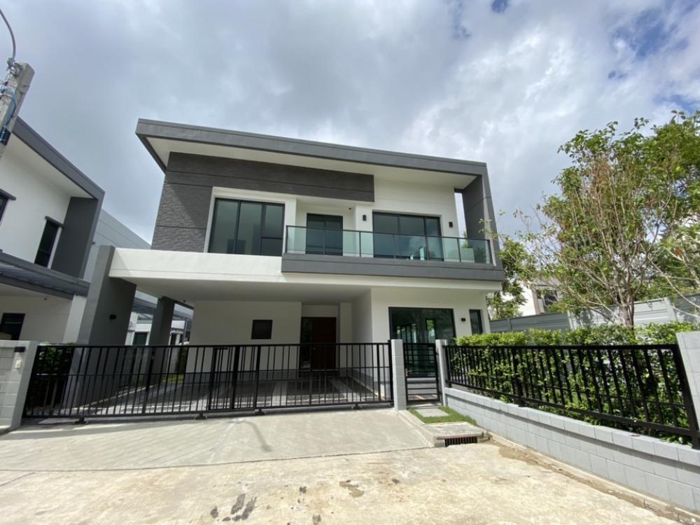 For SaleHouseLadkrabang, Suwannaphum Airport : Single house for sale in the project "The City Sukhumvit - On Nut"

The new house was completed and has never been in.
North, private corner plot There is a garden area in front and on the side of the house.