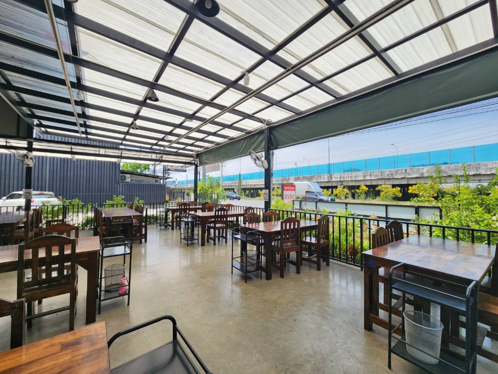 For LeaseholdBusinesses for saleRathburana, Suksawat : Urgent sale, restaurant business with equipment, can continue to open Good location on the main road in Thung Khru area or making a pub, beer garden, car care