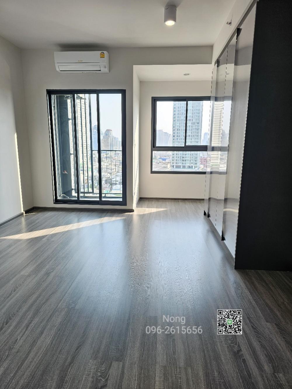 Sale DownCondoSiam Paragon ,Chulalongkorn,Samyan : Ideo Chula-Samyan for Sale ขาย **  4,920,000 Baht call น้อง 096-2615656   ห้องกว้าง 29 ตรม. 1 นอน 1 น้ำ เฟอร์ครบ พร้อมอยู่    Location : Samyan Chula  I Rental Price : 4,920,000 Baht   Condominium near MRT :  Samyan Stat