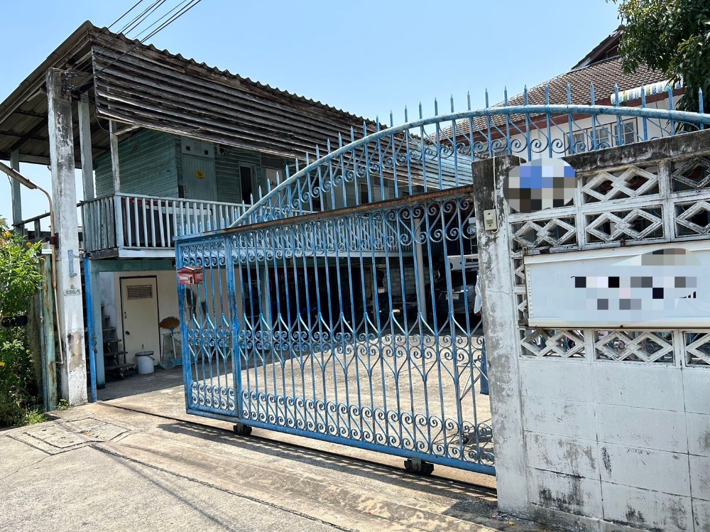 For SaleHouseBang Sue, Wong Sawang, Tao Pun : Great location!! A lot of space!! 2-storey detached house for sale, area 126 square meters (7 bedrooms, 4 bathrooms + 3 dormitories + 6 car parks), only 2 minutes away from Gateway Bang Sue !!!