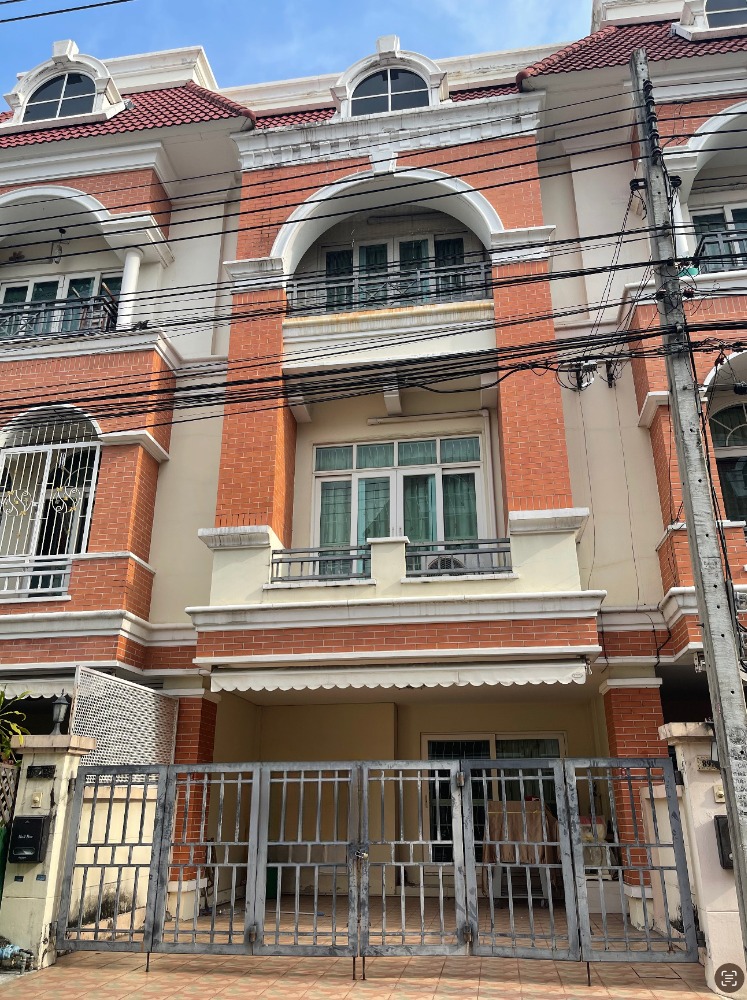 For SaleTownhouseYothinpattana,CDC : Townhome for sale CASA CITY, Sukhonthasawat Road, 3-storey townhome, level playing area, Kaset-Nawamin Road and Ekamai-Ramintra Expressway Road.