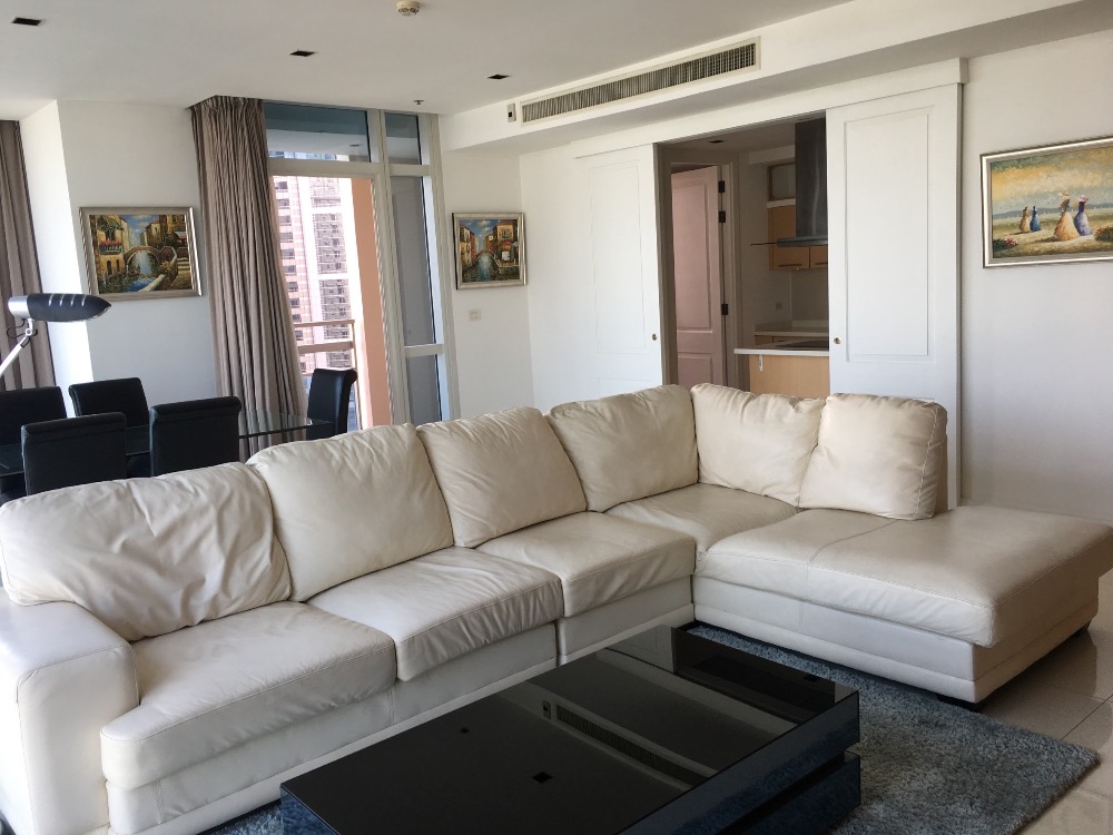 For RentCondoWitthayu, Chidlom, Langsuan, Ploenchit : For rent Athenee Residence, 4 bedrooms near BTS Ploenchit.