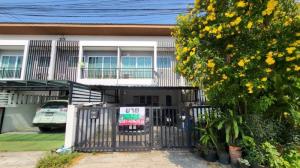 For SaleTownhouseSriracha Laem Chabang Ban Bueng : 2-storey townhouse for sale, Townsiri University, beautiful house, new paint, next to the nine kilo road, convenient to travel