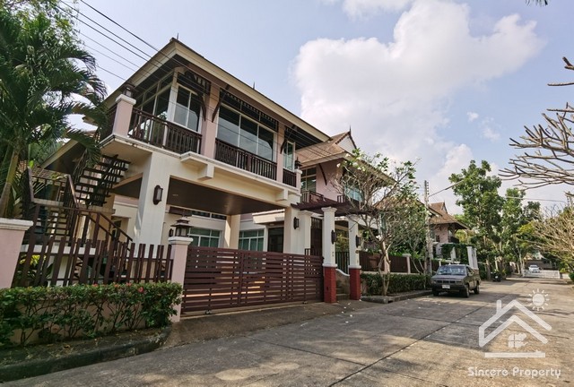 For SaleHouseSriracha Laem Chabang Ban Bueng : House for sale 154 sq.w. by Nong Kho Reservoir. There is a private swimming pool, good weather, clear view behind the corner.