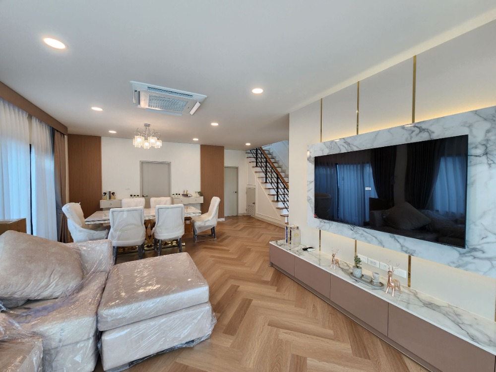 For RentHouseBangna, Bearing, Lasalle : 💥 New house for rent!!! Very beautiful, Centro Bangna, Centro Bangna, Bangna area, urgent!!! Price is only 180,000 baht 💥