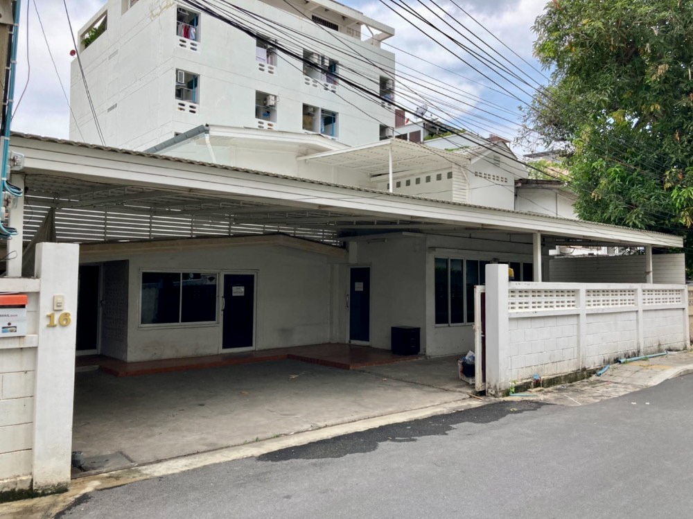 For SaleHome OfficeSathorn, Narathiwat : Home Office Soi Naradhiwas Rajanagarindra 10 intersection 22-3 / 2 bedrooms (for sale), Home Office Soi Naradhiwas Rajanagarindra 10 Yaek 22-3 / 2 Bedrooms (FOR SALE) NUT717