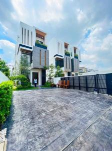 ขายบ้านโชคชัย4 ลาดพร้าว71 : บ้านเดี่ยว 3 ชั้น ใจกลาง ลาดพร้าว71 นาคนิวาส ให้คุณได้เป็นเจ้าของบ้านหรูมูลค่าเที่ยบเท่าบ้านย่านสุขุมวิท ในราคาที่จับต้องได้
