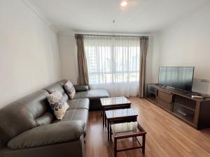 For RentCondoRama9, Petchburi, RCA : RENT !! Condo Lumpini Place, MRT Rama 9, 2 Beds 2 Bahts, Tower D, Floor 20, 71 sq.m., 25,000 Baht