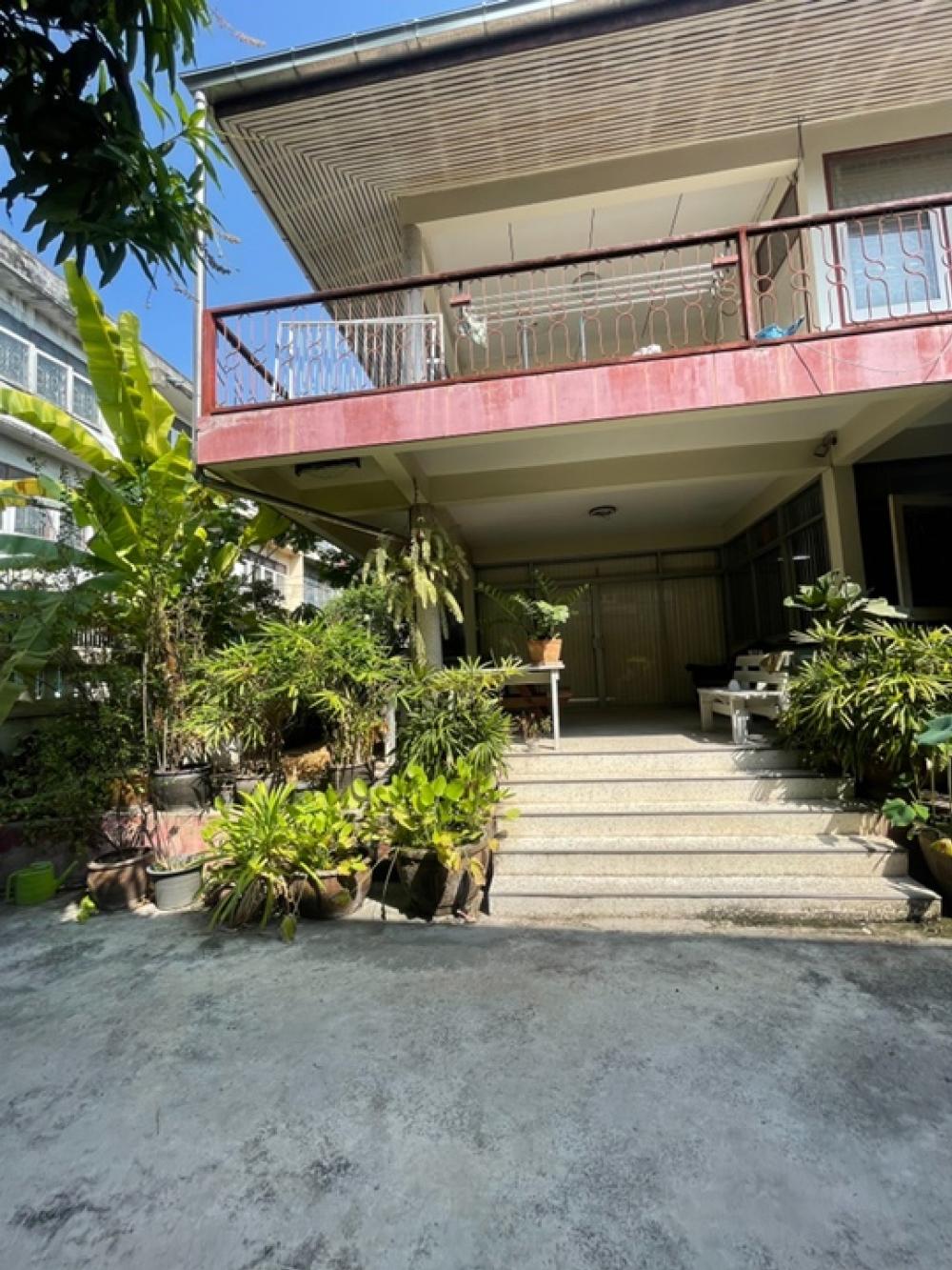 For SaleHouseThaphra, Talat Phlu, Wutthakat : Single house for sale, 107 sq m., Wutthakat area, Bangkok, near BTS.