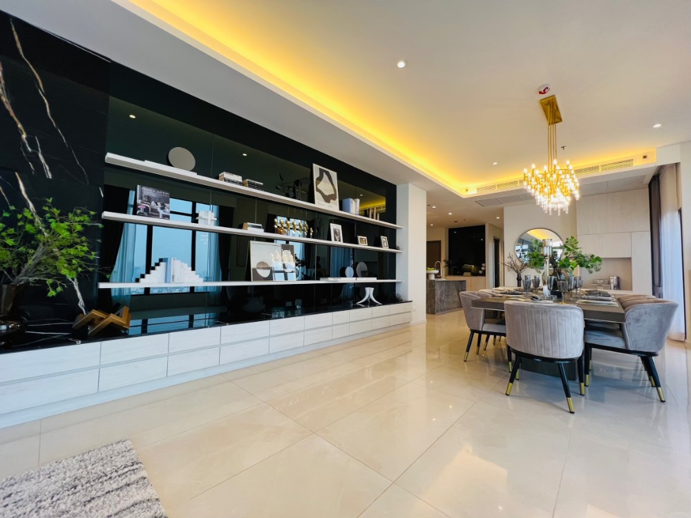 For SaleCondoOnnut, Udomsuk : Condo for sale, Ramada Plaza Residence Sukhumvit 48, 38th floor, penthouse, size 195.88 sq m, 3 bedrooms, 3 bathrooms, 4.4 m high ceiling, 360 degree view, comes with hotel level service, convenient travel, near BTS On Nut, only 350. m.
