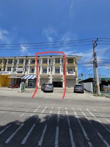 For SaleShophousePattaya, Bangsaen, Chonburi : Commercial building for sale, 2 rooms, hit through each other Mit Samphan Road, Ang Sila, Chonburi, 22 meters deep, very good location, along the road, there are many cars passing through all the time. The inside is very large and in very good condition.