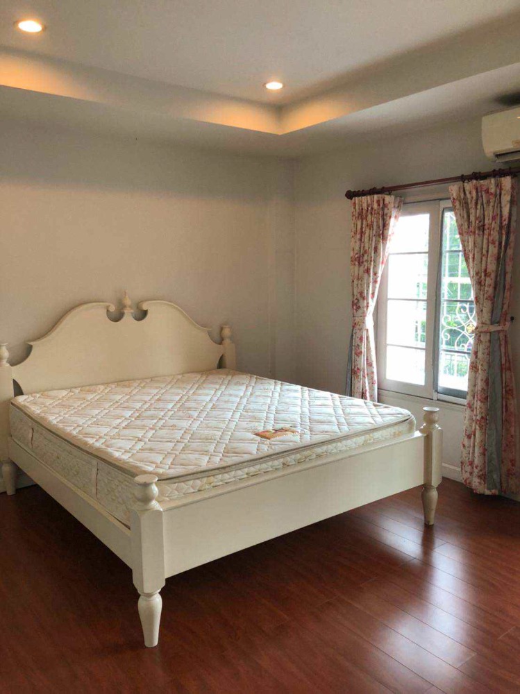 For RentTownhouseThaphra, Talat Phlu, Wutthakat : 2 storey townhome for rent, Kanlapaphruek, 5 minutes to Sathorn, beautiful house, ready to move in