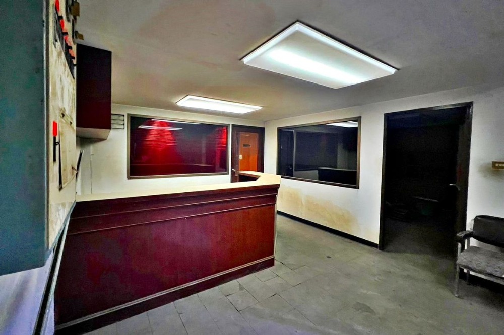 For RentShophouseSilom, Saladaeng, Bangrak : Commercial building in Silom are Near BTS, MRT For Rent