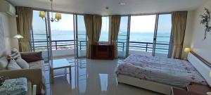 For RentCondoSriracha Laem Chabang Ban Bueng : ♥️😍 Sea view condo for rent ✦Rama Harbor Condo View✦ The room is decorated very beautifully. Sea view 😊