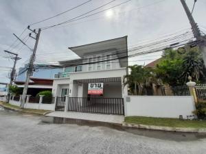 For SaleHouseSriracha Laem Chabang Ban Bueng : 2 storey detached house for sale, big house, The Plus University, cheap price, next to Assumption Road Suitable for living or making a home office
