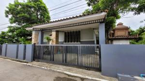 ขายบ้านนครปฐม : ขายด่วน!! บ้านเดี่ยว บ่อพลับ นครปฐม สงบ สบาย เดินทางสะดวก ใกล้กรุงเทพ และศาลายา ตกแต่งครบ ดีไซน์โมเดิร์น พื้นที่กว้างขวาง ในราคาไม่ถึง 4 ล้าน